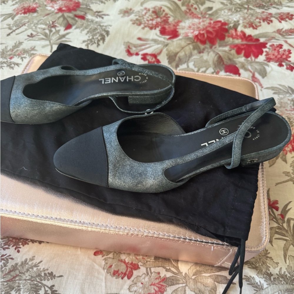 CHANEL Slingback Flats (RARE COLOR)